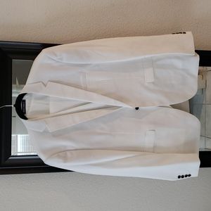 Mens white 3 piece suit. Vest included $25